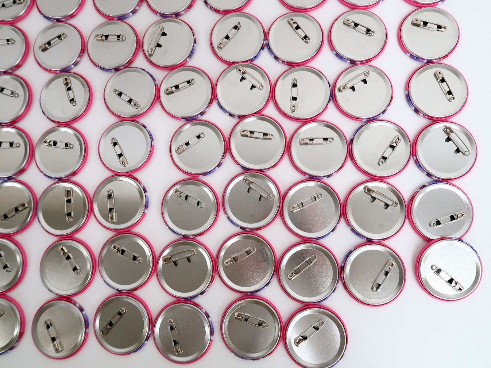 77点セット さとみ 缶バッジ 6th Anniversary すとぷり - メルカリ