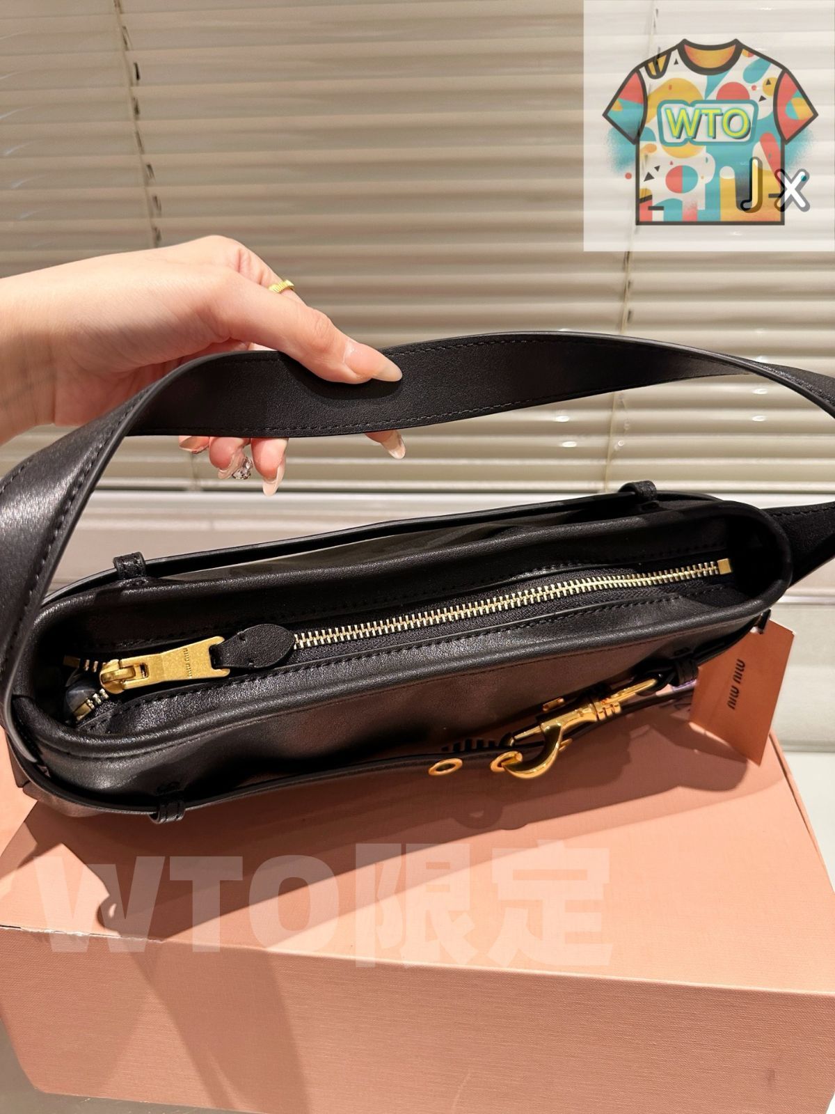 今日 Miu Miu Aventure Nappa アームポーチ GINKGOPHARMACY_COM