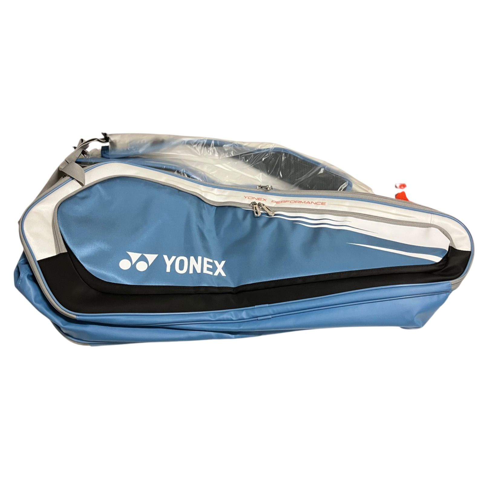 YONEX