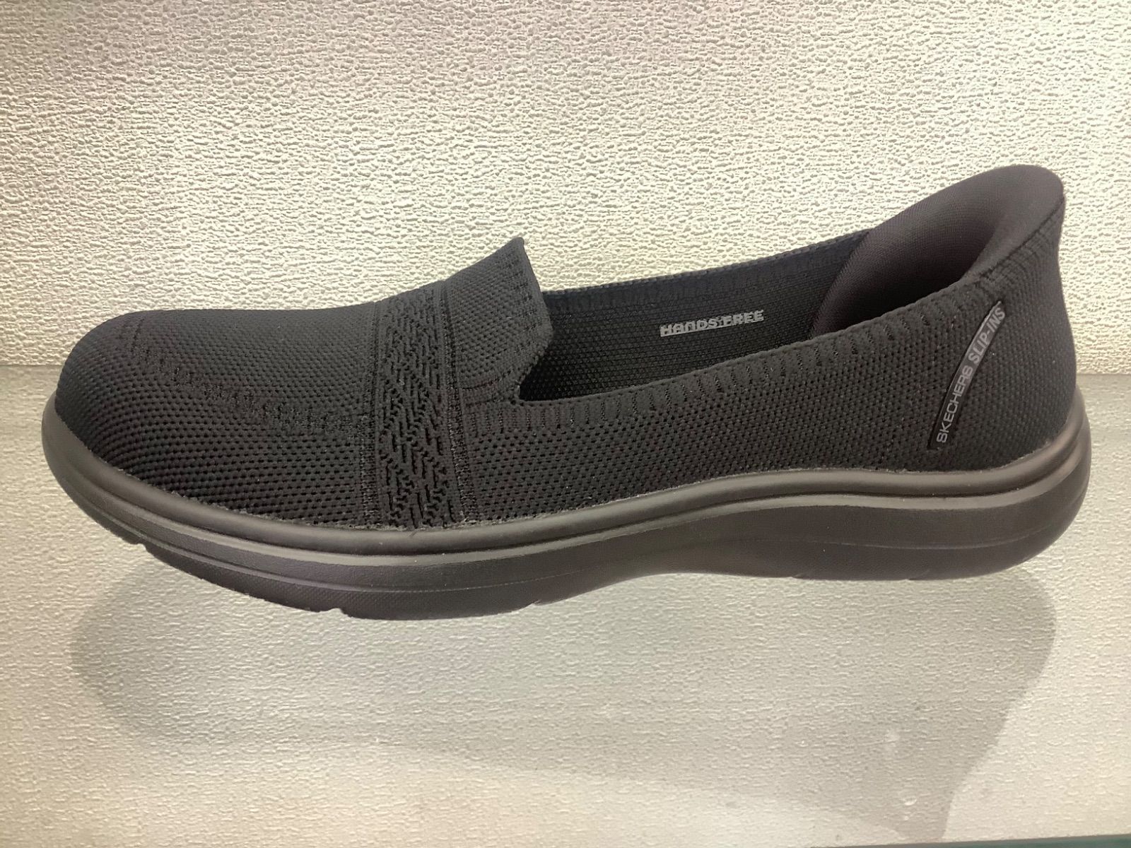 レディーススニーカースケッチャーズハンズフリースリップインズ138435ブラック