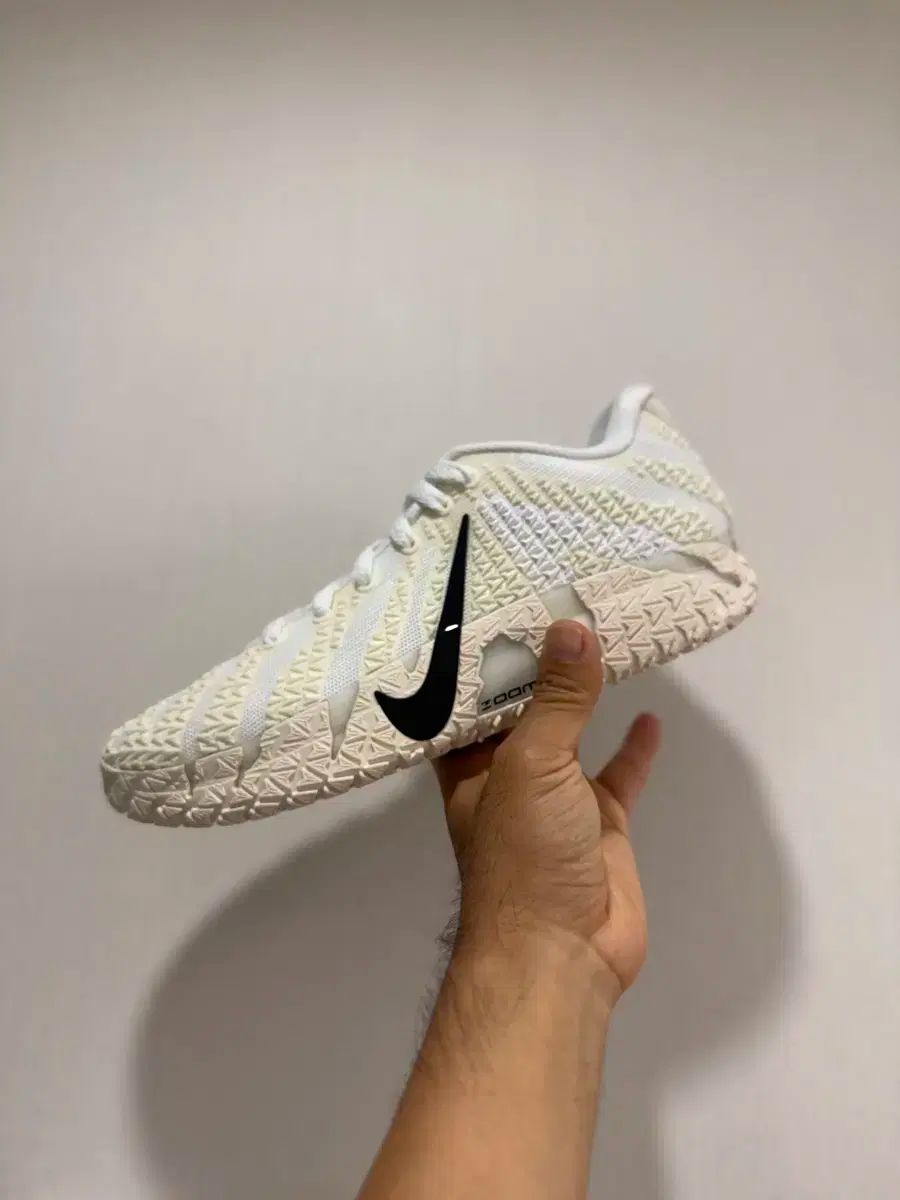 ナイキ ジャ3 ココナッツミルク 250サイズ 販売します