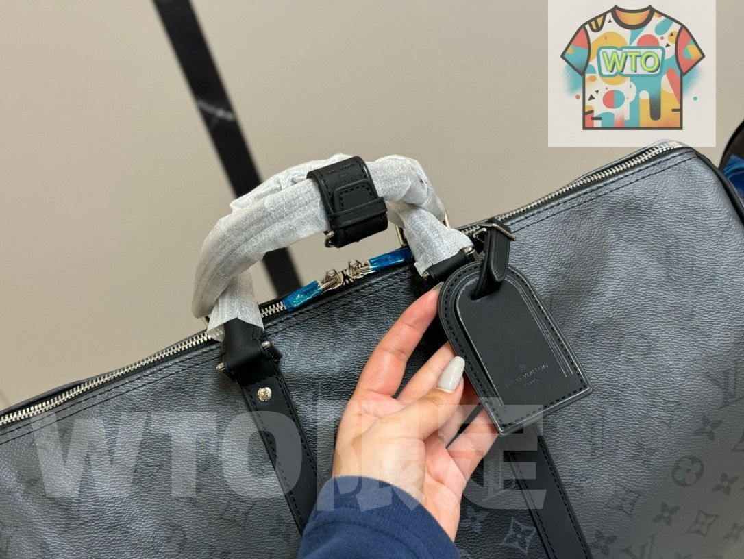 トラベルバッグ