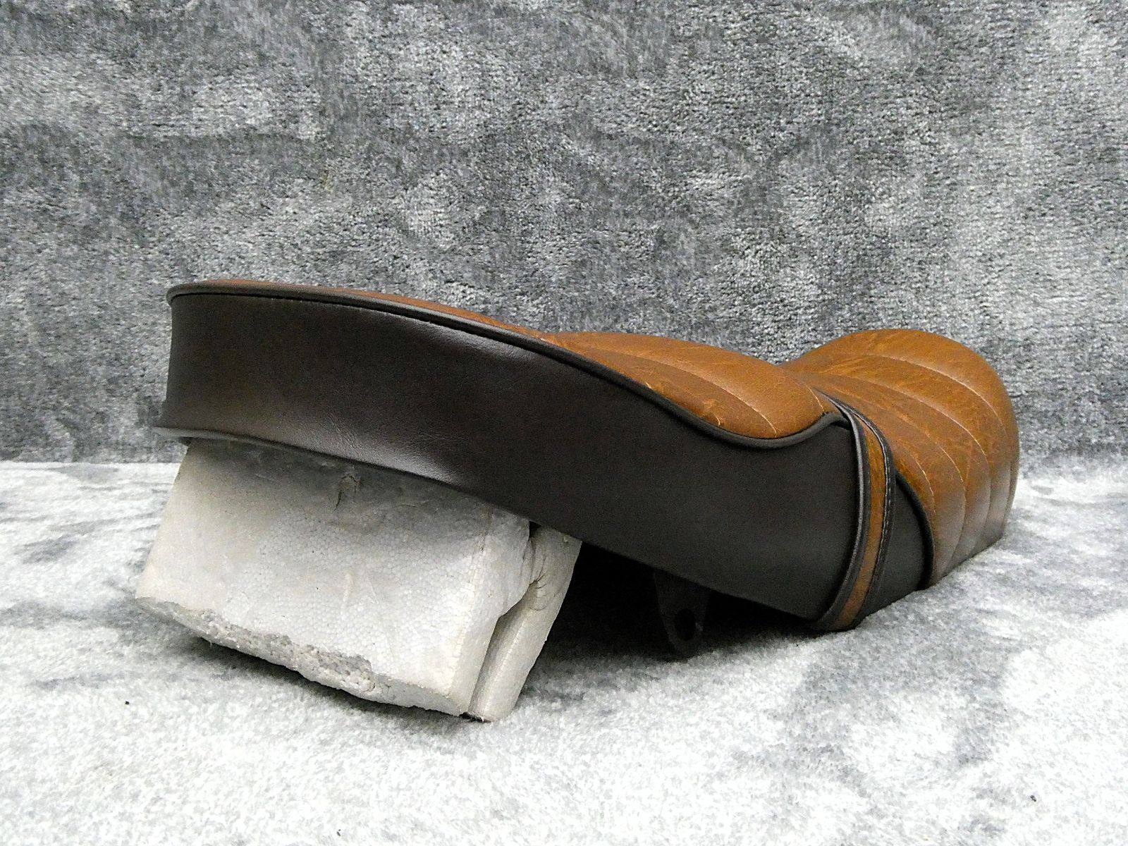 エイプ 茶ツートン タックロールシート/あんこ抜きFI 50 100 APEキャブ