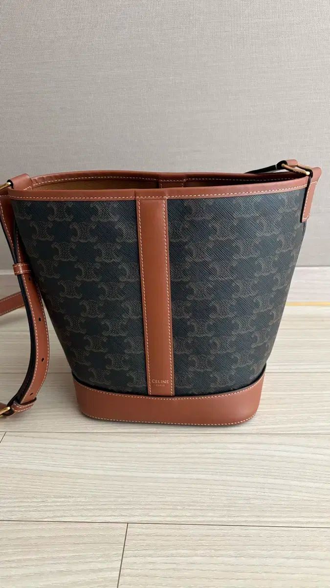 セリーヌ トリオンフ