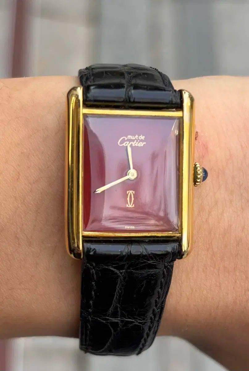 マスト ドゥ カルティエ タンク バーガンディ