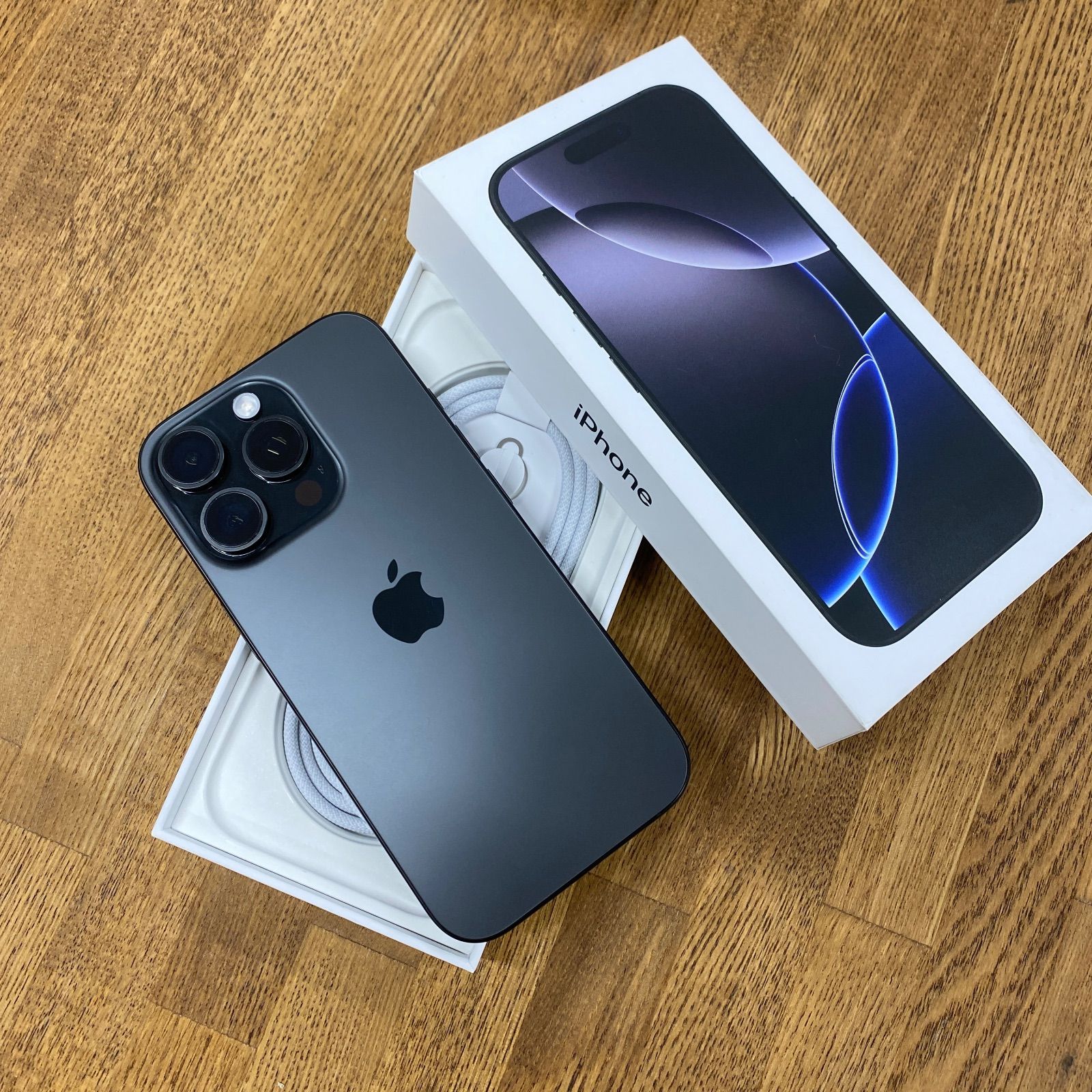 iPhone 16Pro 512GB ブラック チタニウム Apple版 SIMフリー