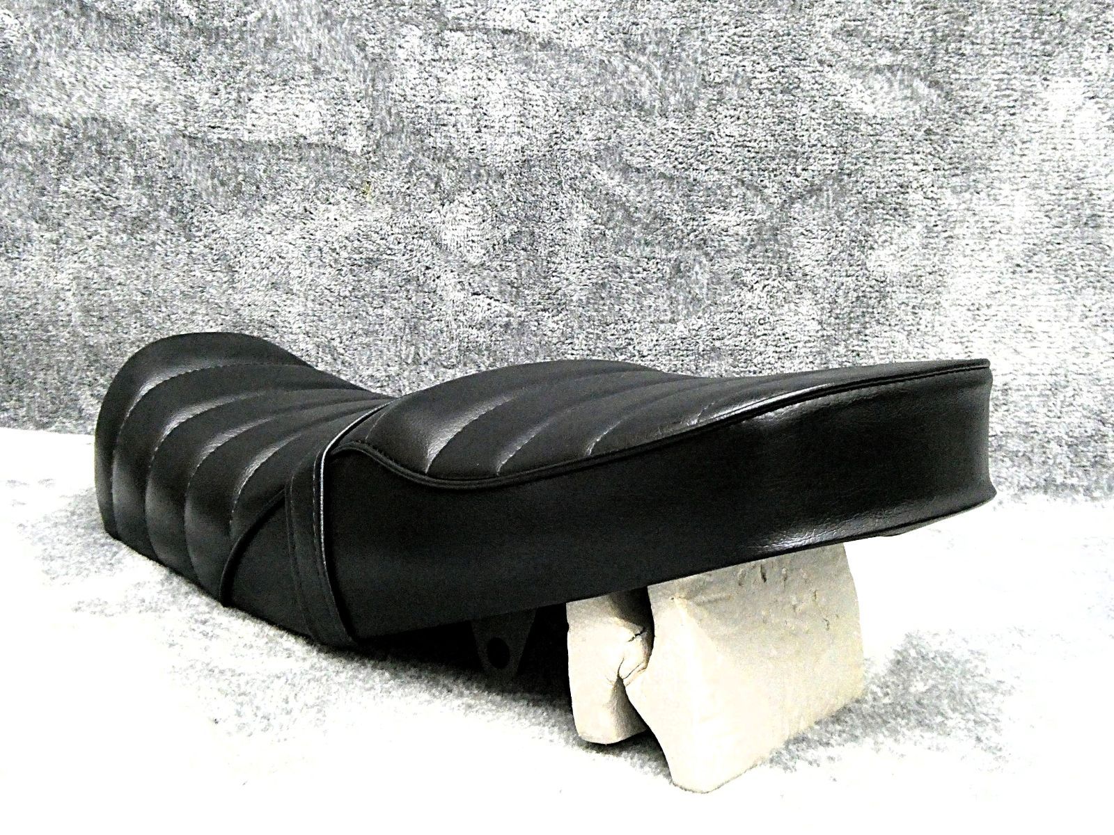 エイプ 黒皮 タックロールシート/あんこ抜きFIブラック50 100 APE