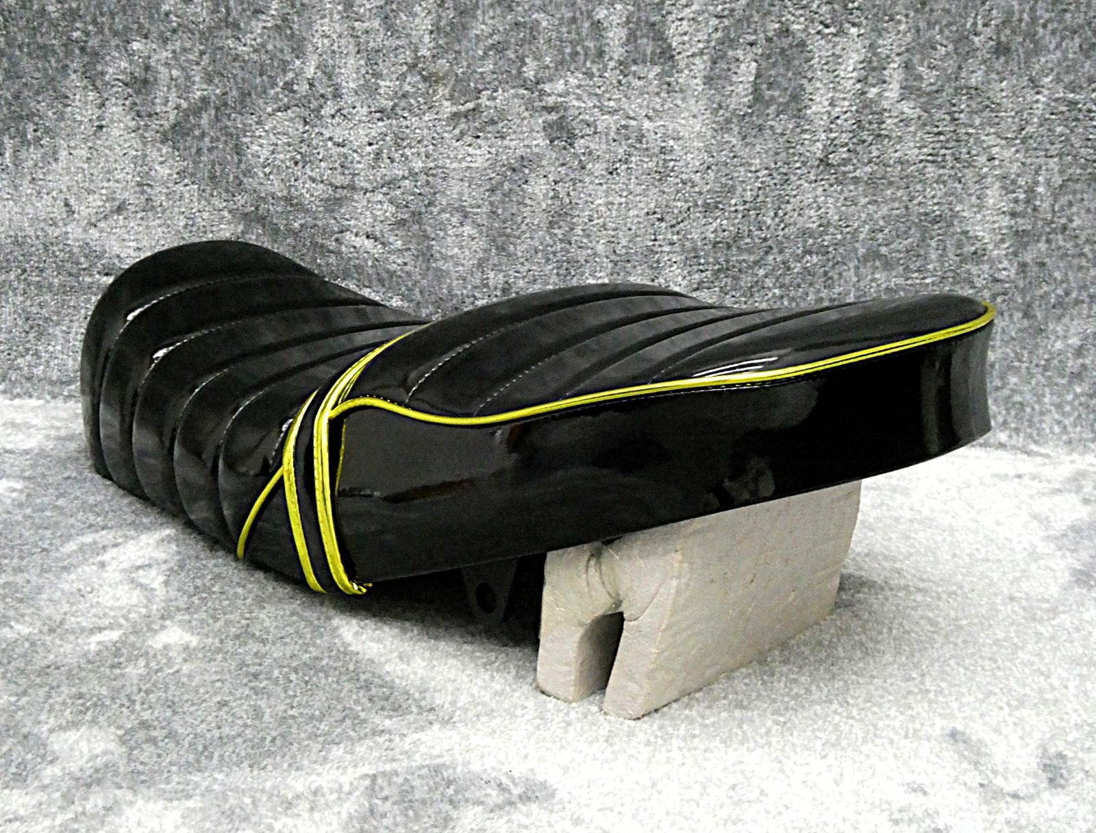 エイプ　黒エナ　４０ｃｍ　三段シート/②３段 ブラック あんこ抜き APE エイプ 40黒エナ 三段シート/補強入 あんこ抜きFI 50ブラック100 APE