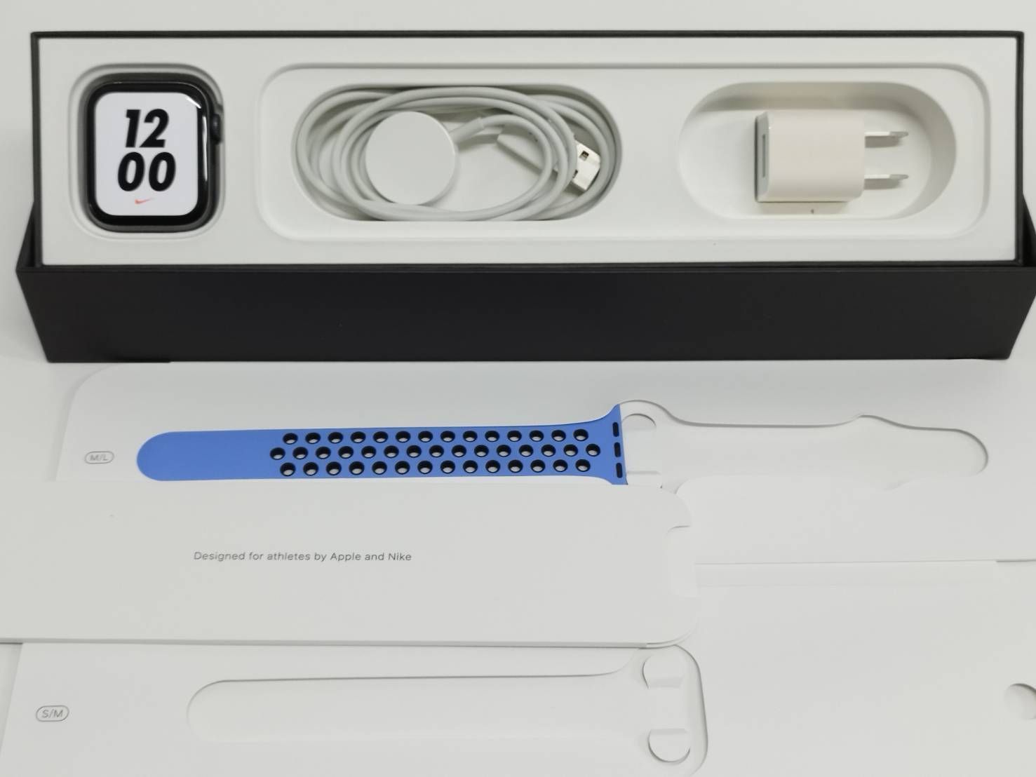 Apple Watch Nike Series 5 GPS 44 mm A 2093 スペースグレー MWT 72 J