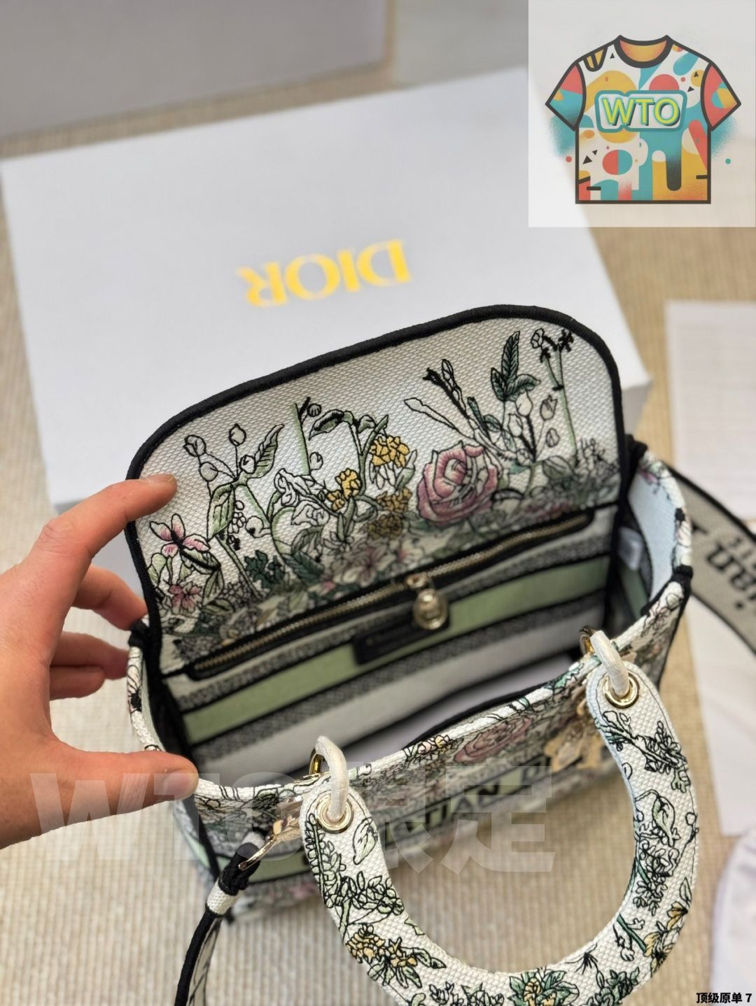  今日 Dior Lady D - Lite 刺繍バッグ スターモデル版 Embroidered Bag Star Model Version ハンドバッグ バッグ