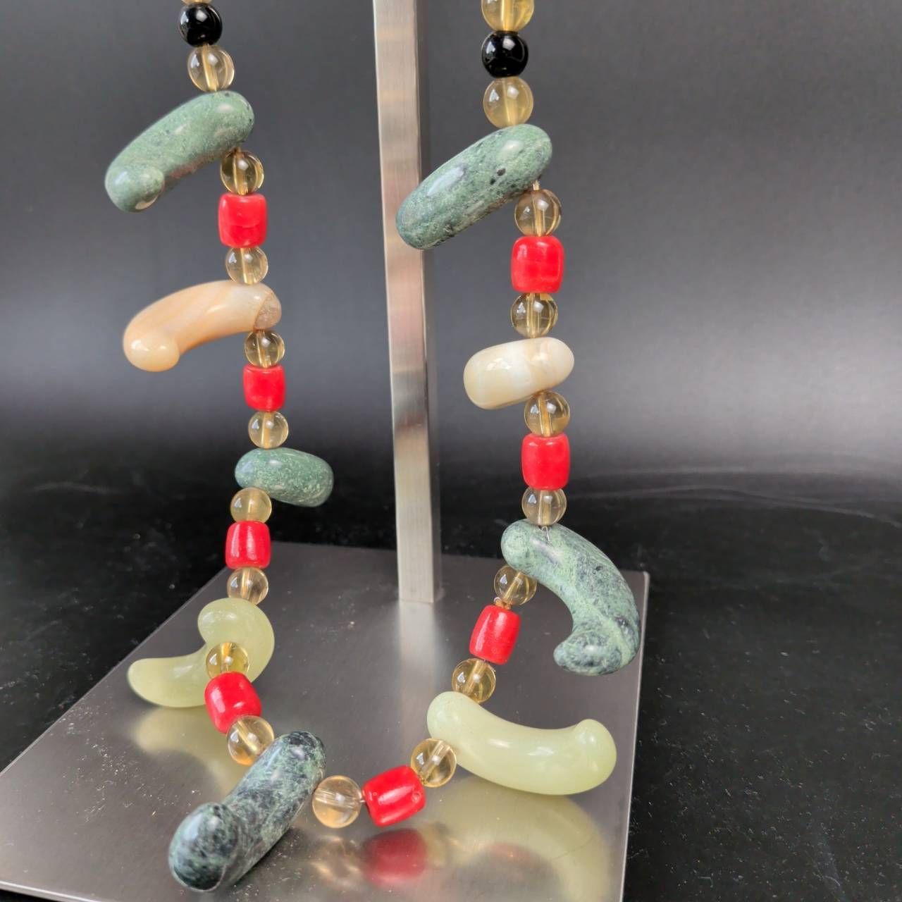 数珠 勾玉 チベット仏教 天然石 念珠 傷汚れあり