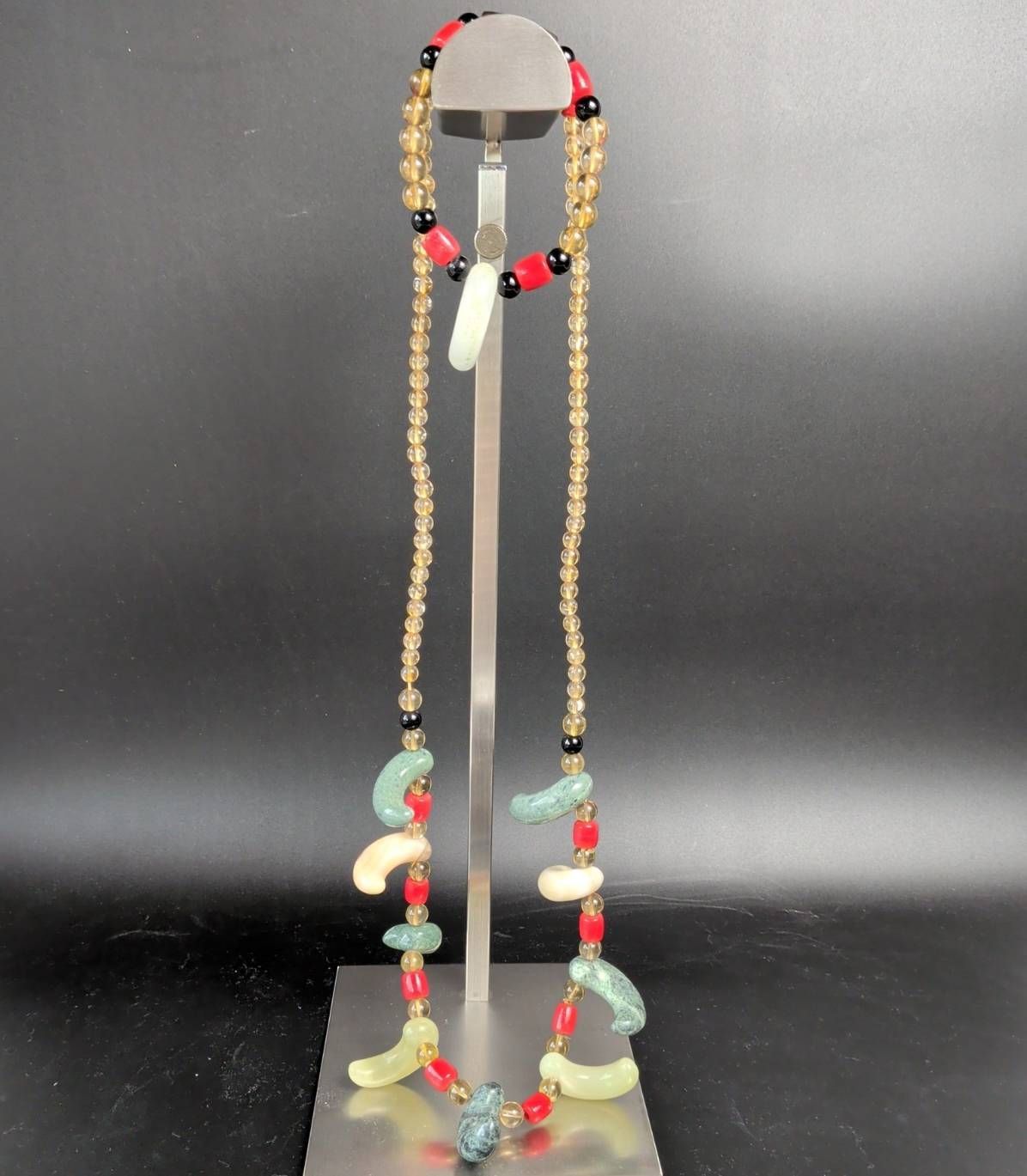 数珠 勾玉 チベット仏教 天然石 念珠 傷汚れあり