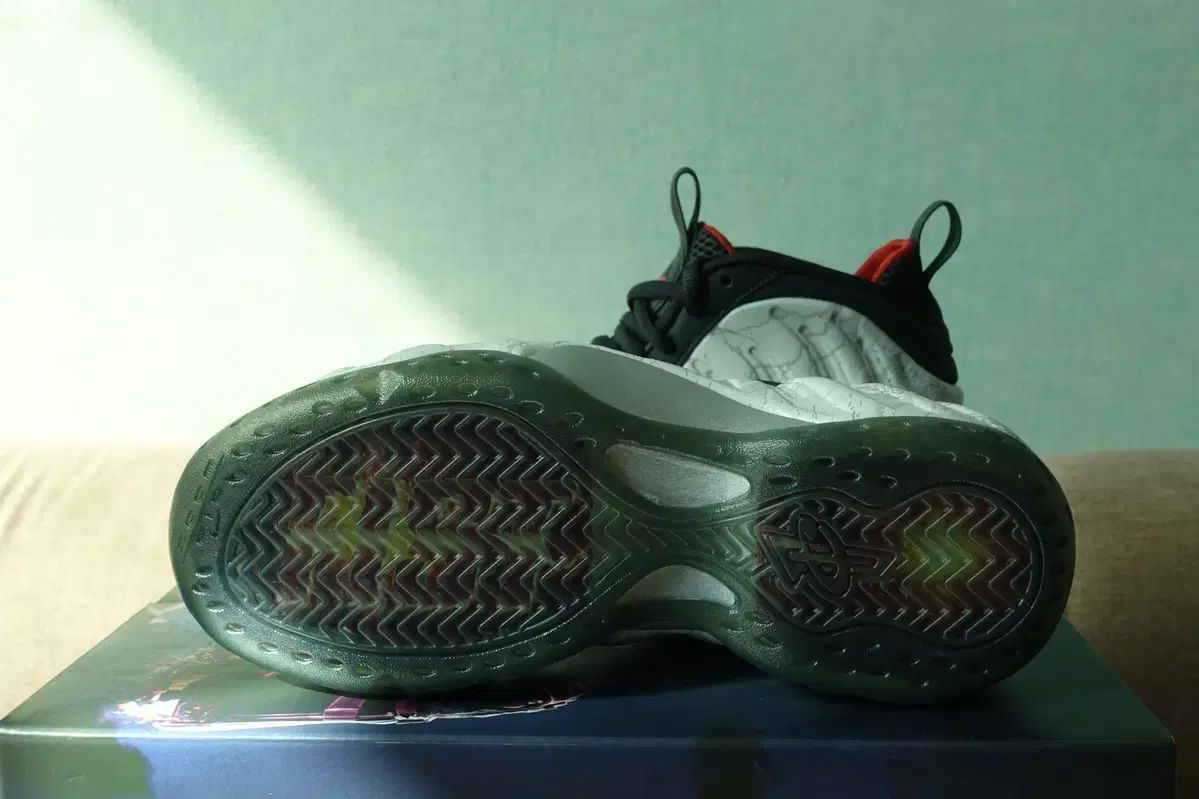  250 NIKE x 鉄拳 8 エアフォームポジット ONE ジーン シューズ(男性用) バスケットボール