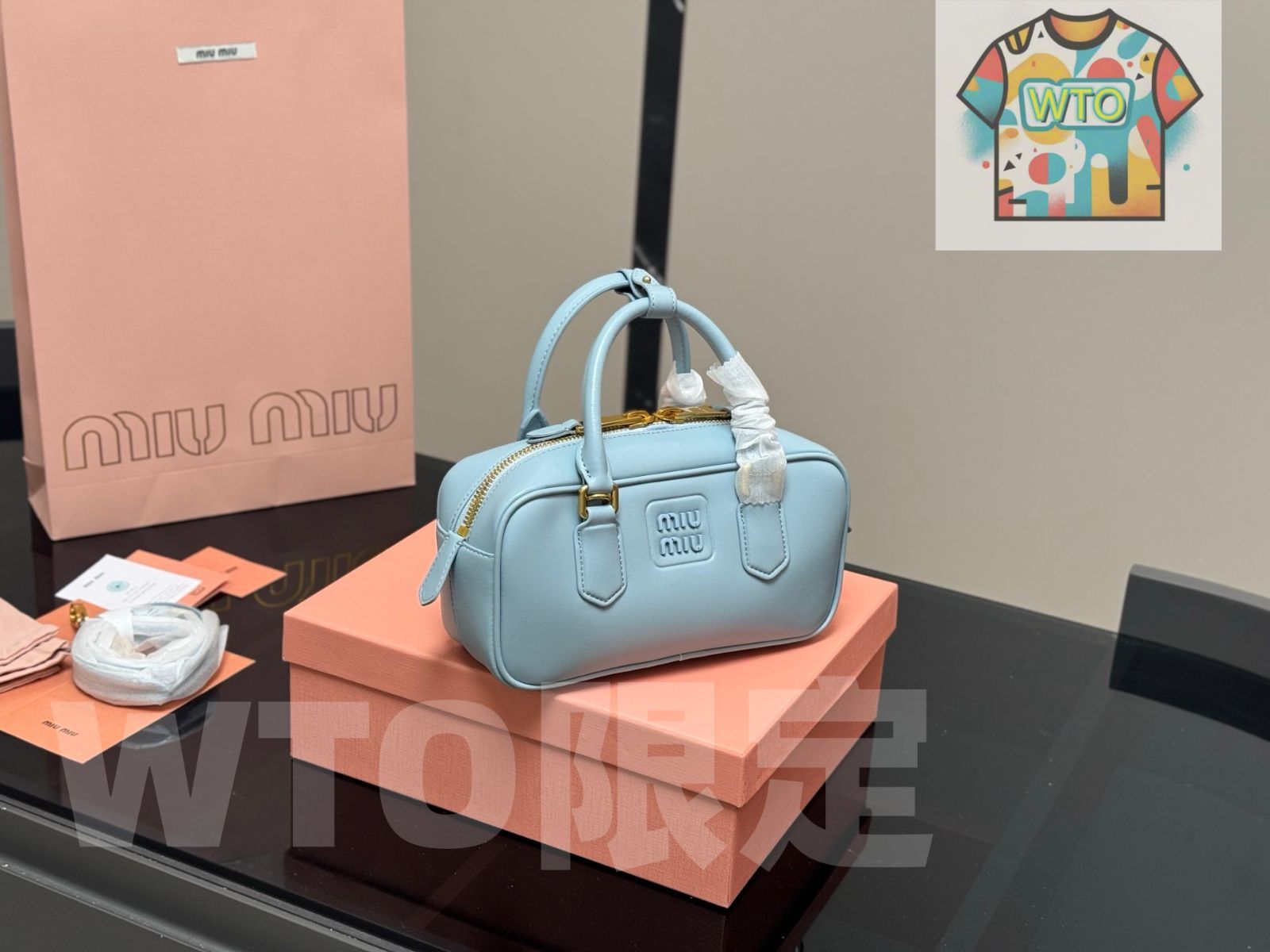 今日 Miu Miu ミュウミュウ ボウリングバッグ 新サイズシリーズ 手に持ったり斜めがけも で容量充実