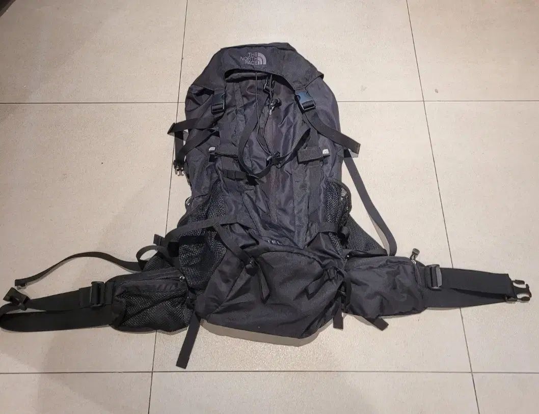 THE NORTH FACE ザノースフェイス 登山リュック L 31L バッグです OLIVEOS_COM_TR