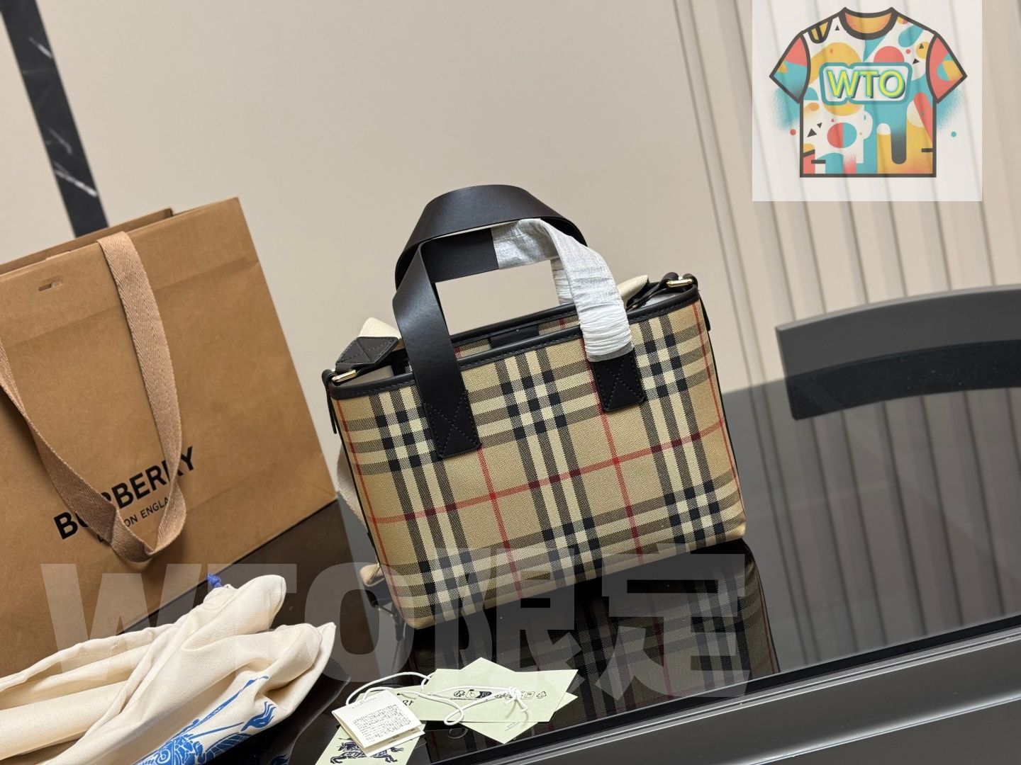 今日 Burberry ショッピングバッグ 26×18cm