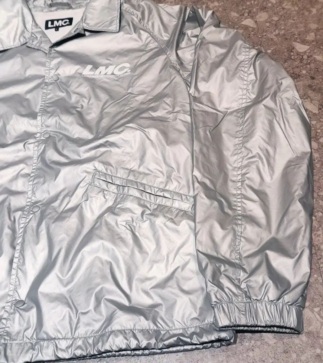 シルバーグレー