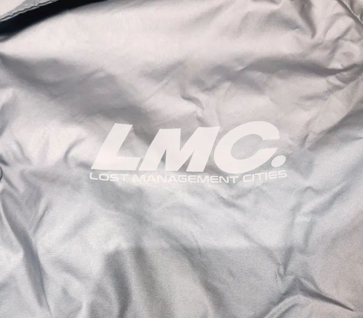 シルバーグレー