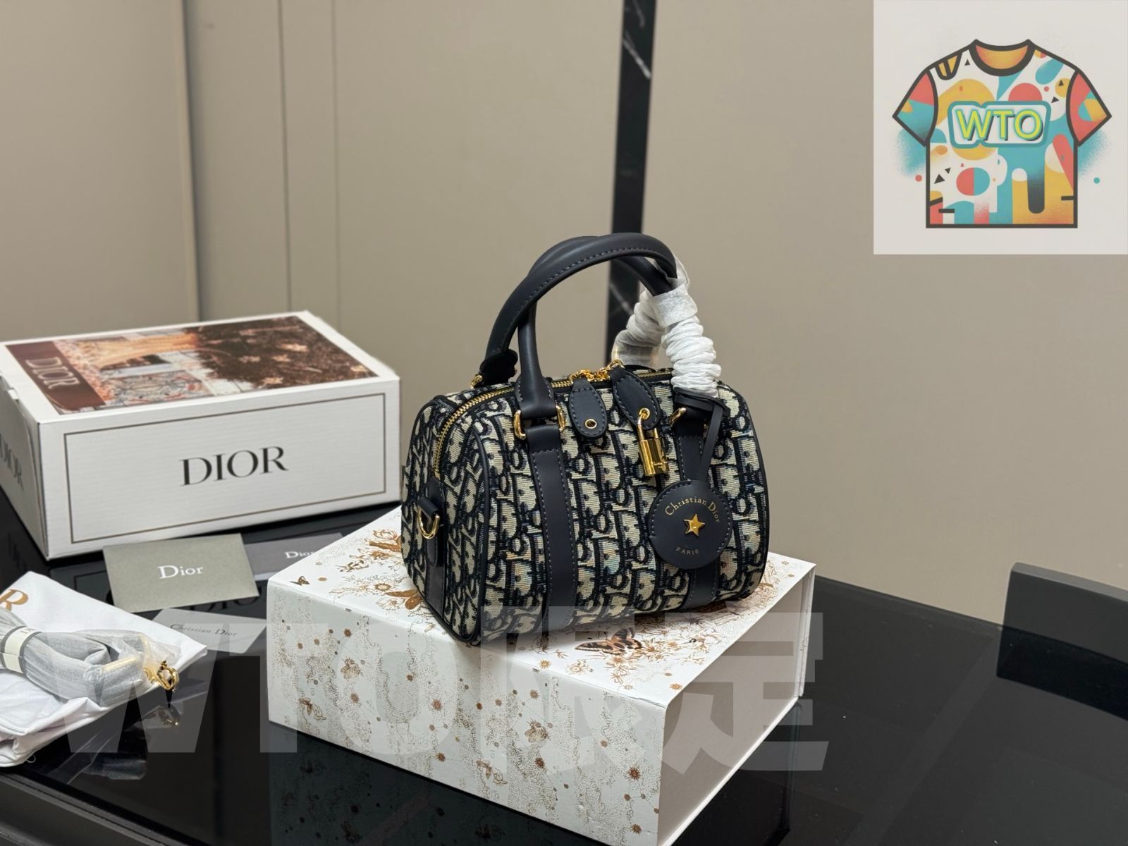 今日 Dior ディオール ピローバッグ シリーズ クラシックで 感ある質感が特徴