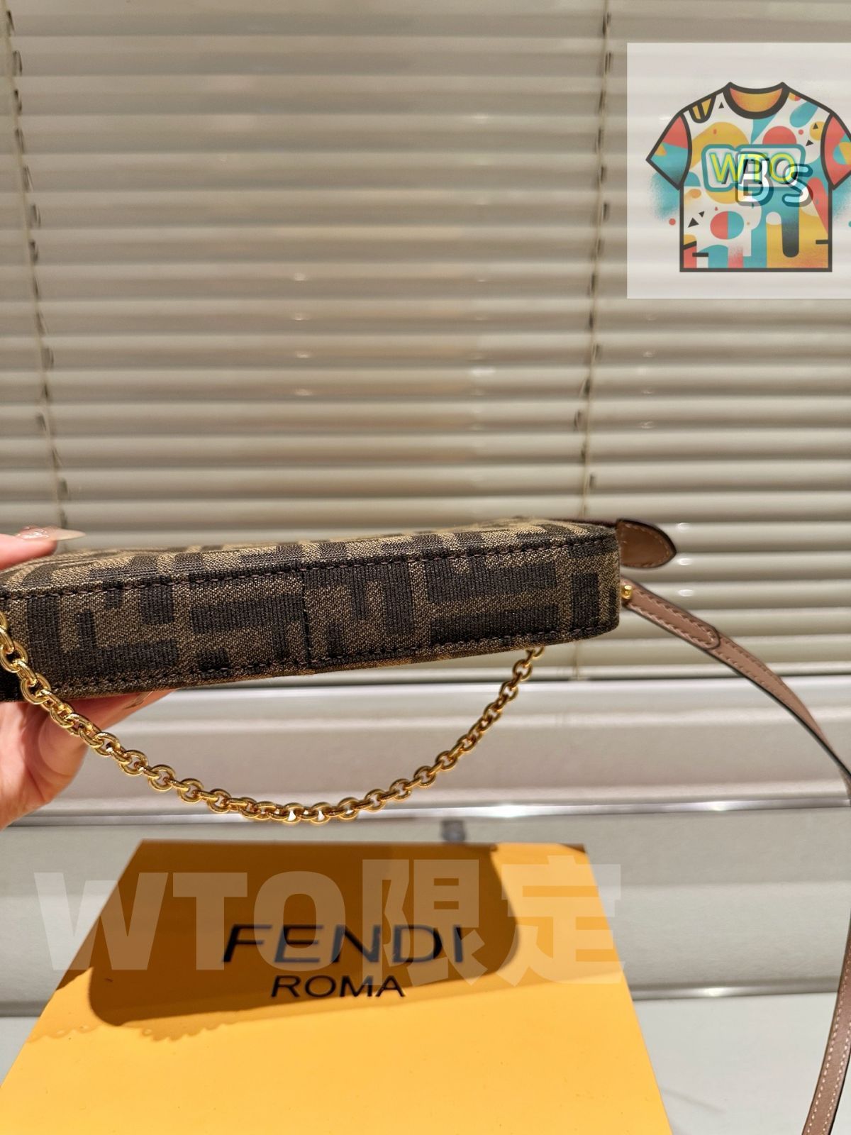  今日 Fendi フェンディ マージャンバッグ シリーズ チェーンとベルトを自在に切り替え な特徴 ハンドバッグ バッグ