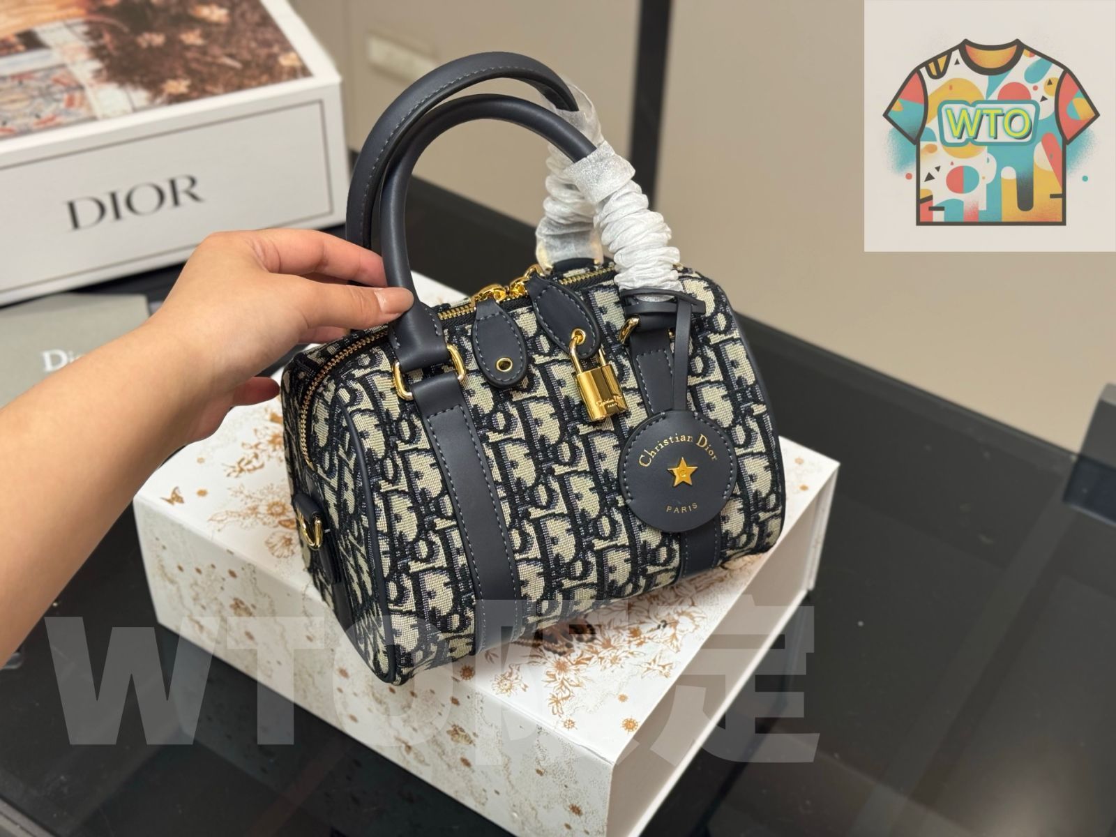 今日 Dior ディオール ピローバッグ シリーズ クラシックで 感ある質感が特徴