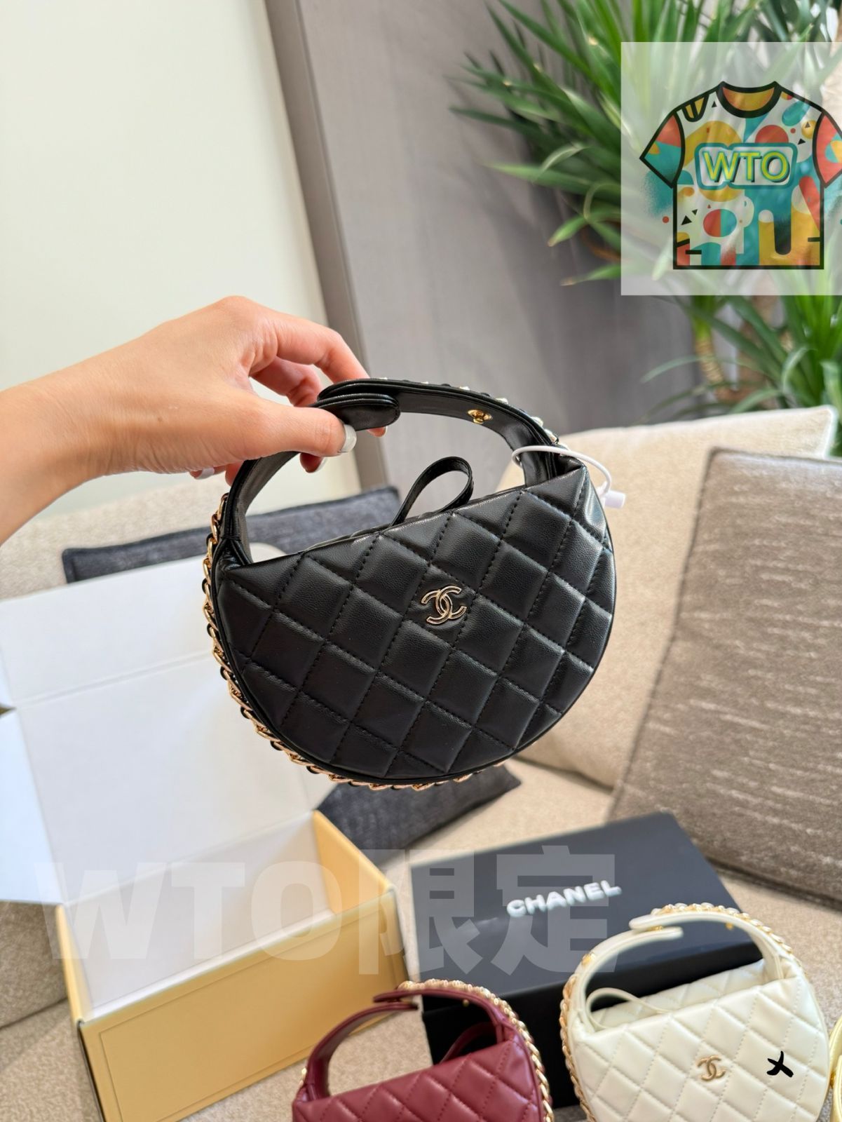 今日 Chanel シャネル 23c フープバッグ シリーズ チェーンで肩掛け なデザインが特徴