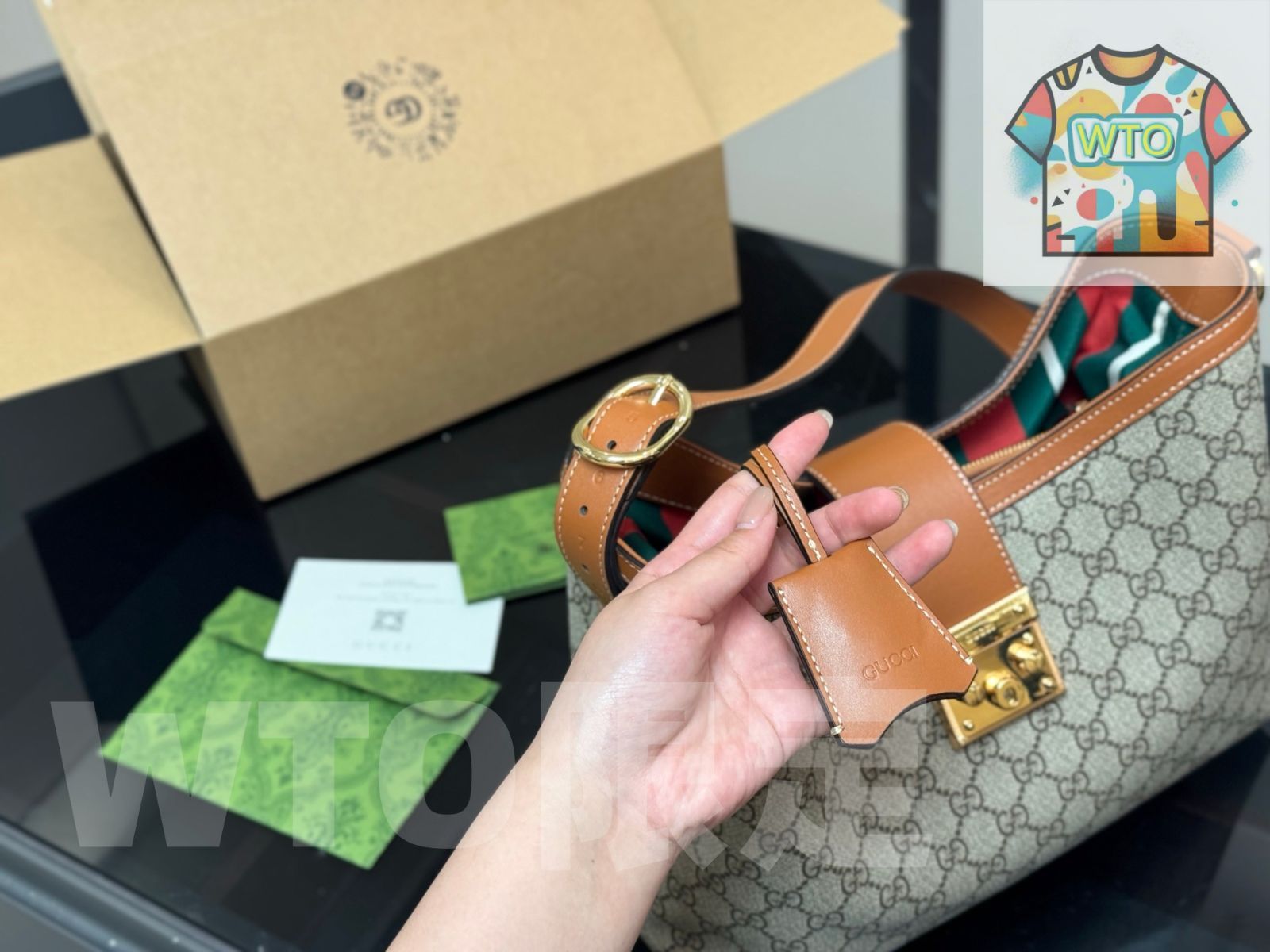 今日 Gucci グッチ パッドロック ショルダーバッグ シリーズ 手で提げることが な特徴