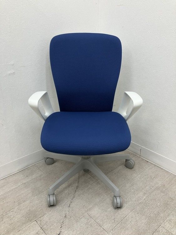 スラートシリーズ 固定肘付スラートチェア