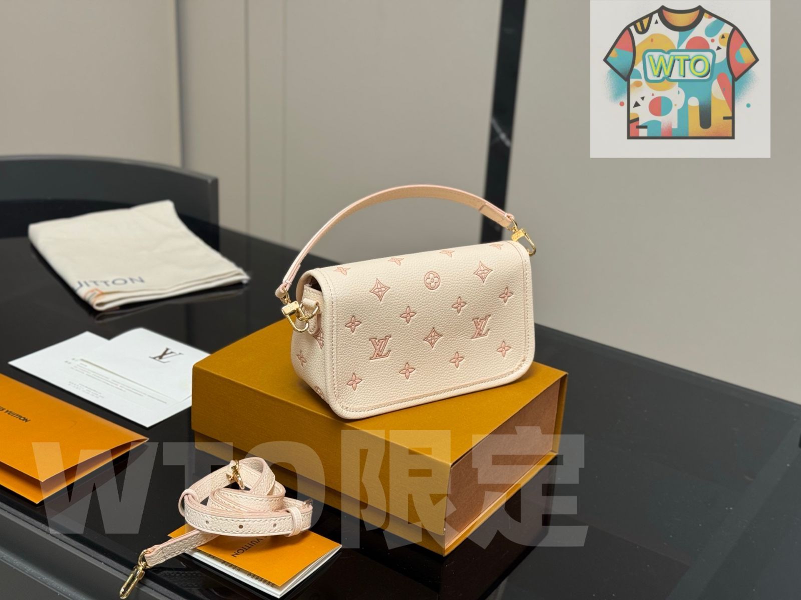  今日 Louis Vuitton ルイ ヴィトン ディアン法棍ナノバッグシリーズ コンパクトサイズ搭載 ハンドバッグ バッグ