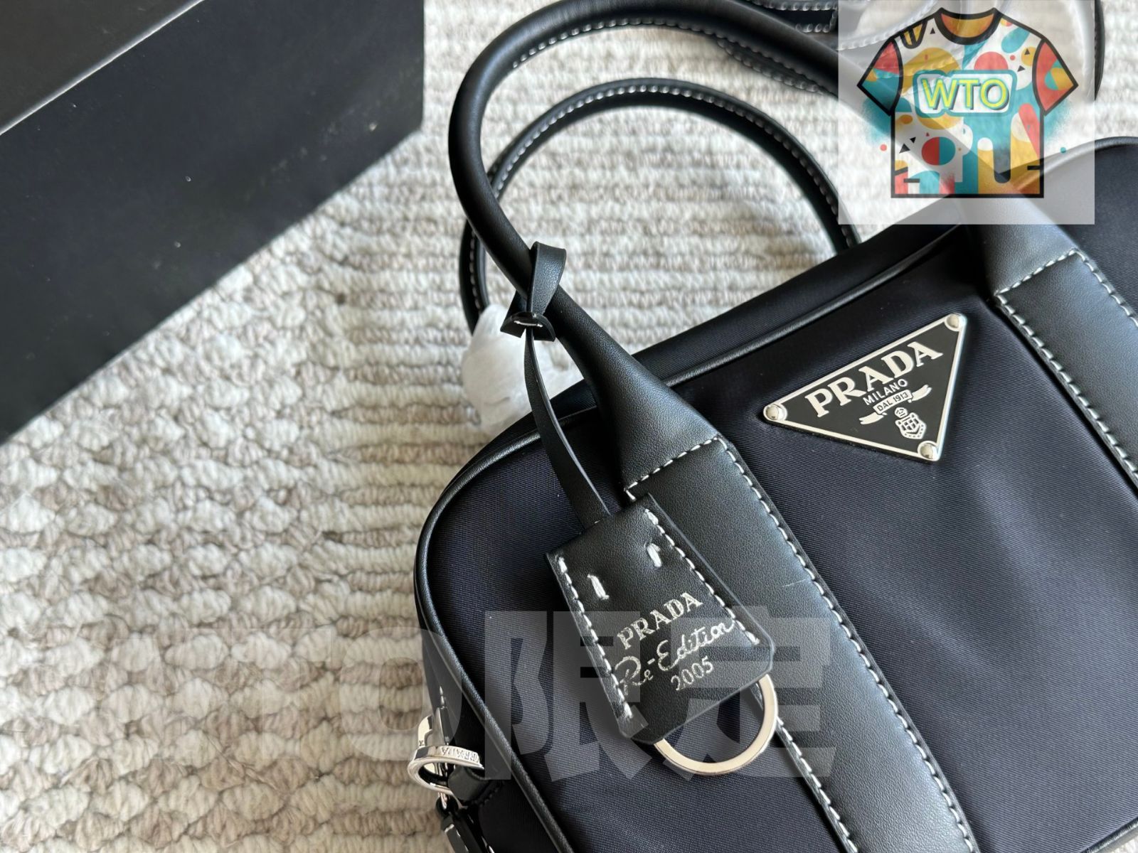 今日 Prada プラダ ボストンバッグ シリーズ 柔らかいナイロン素材で大容量が特徴