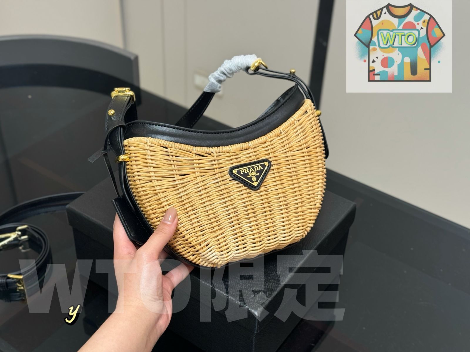 今日 Prada プラダ ギフトボックス付き ホボバッグ 大容量でアームレストスタイルに適したデザイン