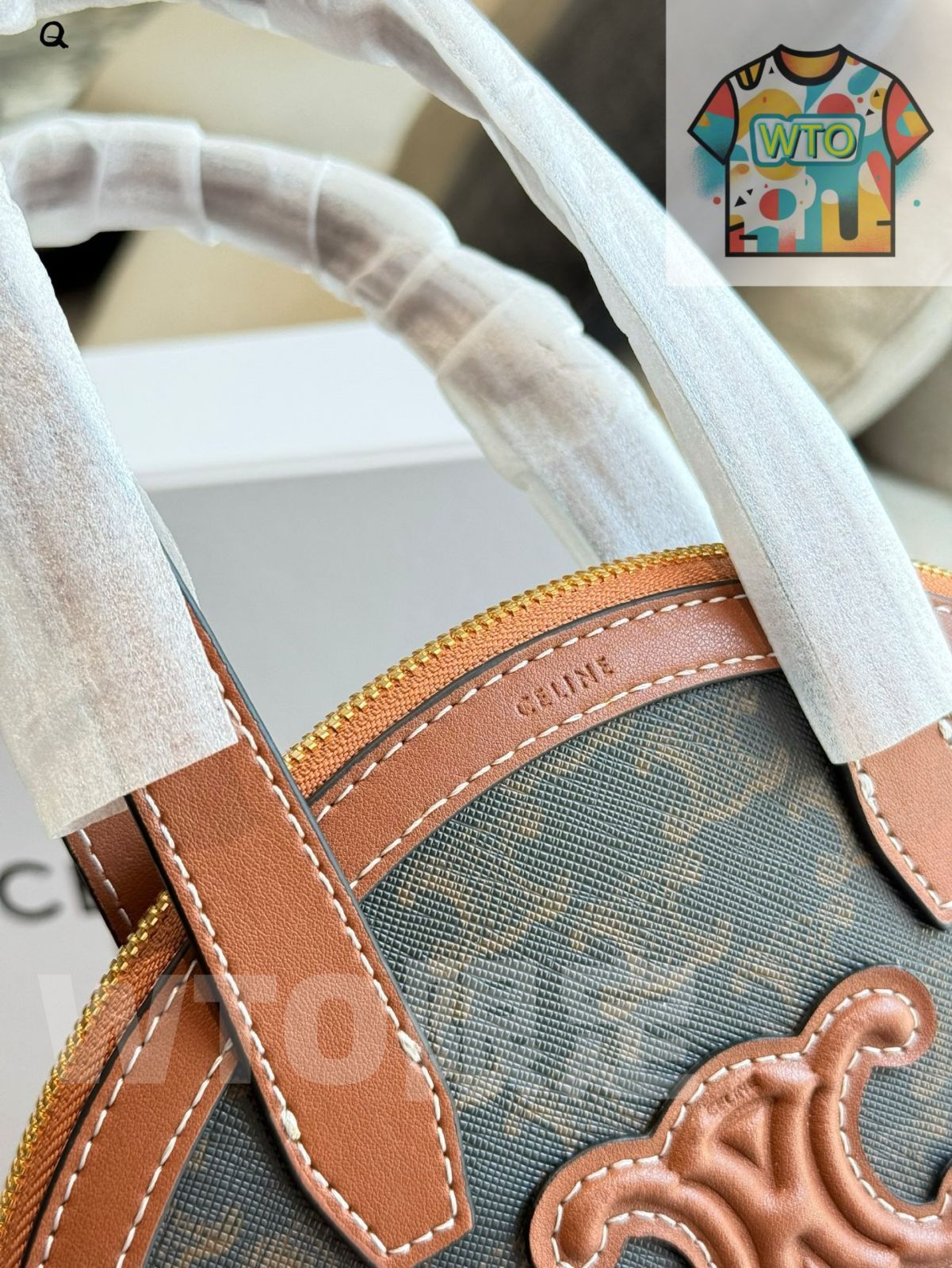 なストラップ搭載