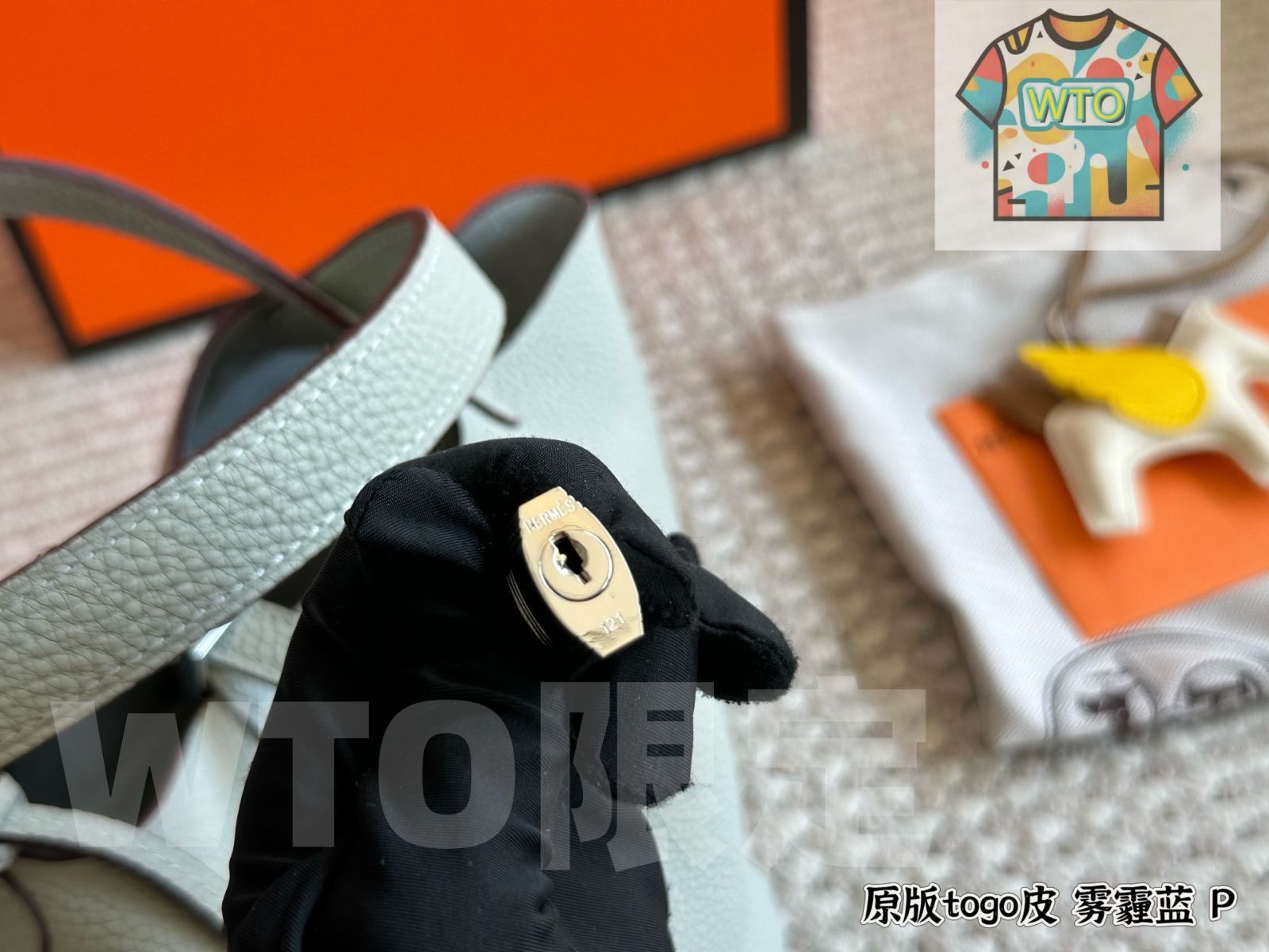 牛皮を使用した 感豊かなデザイン