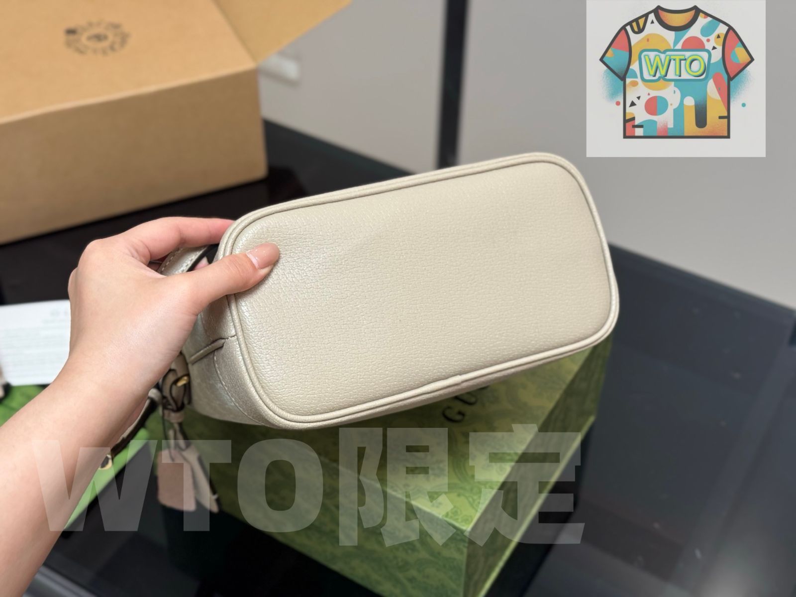 本日限定全品送料無料！ 今日 Gucci グッチ 折りたたみ式ボックスと飛行機型ボックス付き 調節 な肩帯付き大容量ホボデザイン