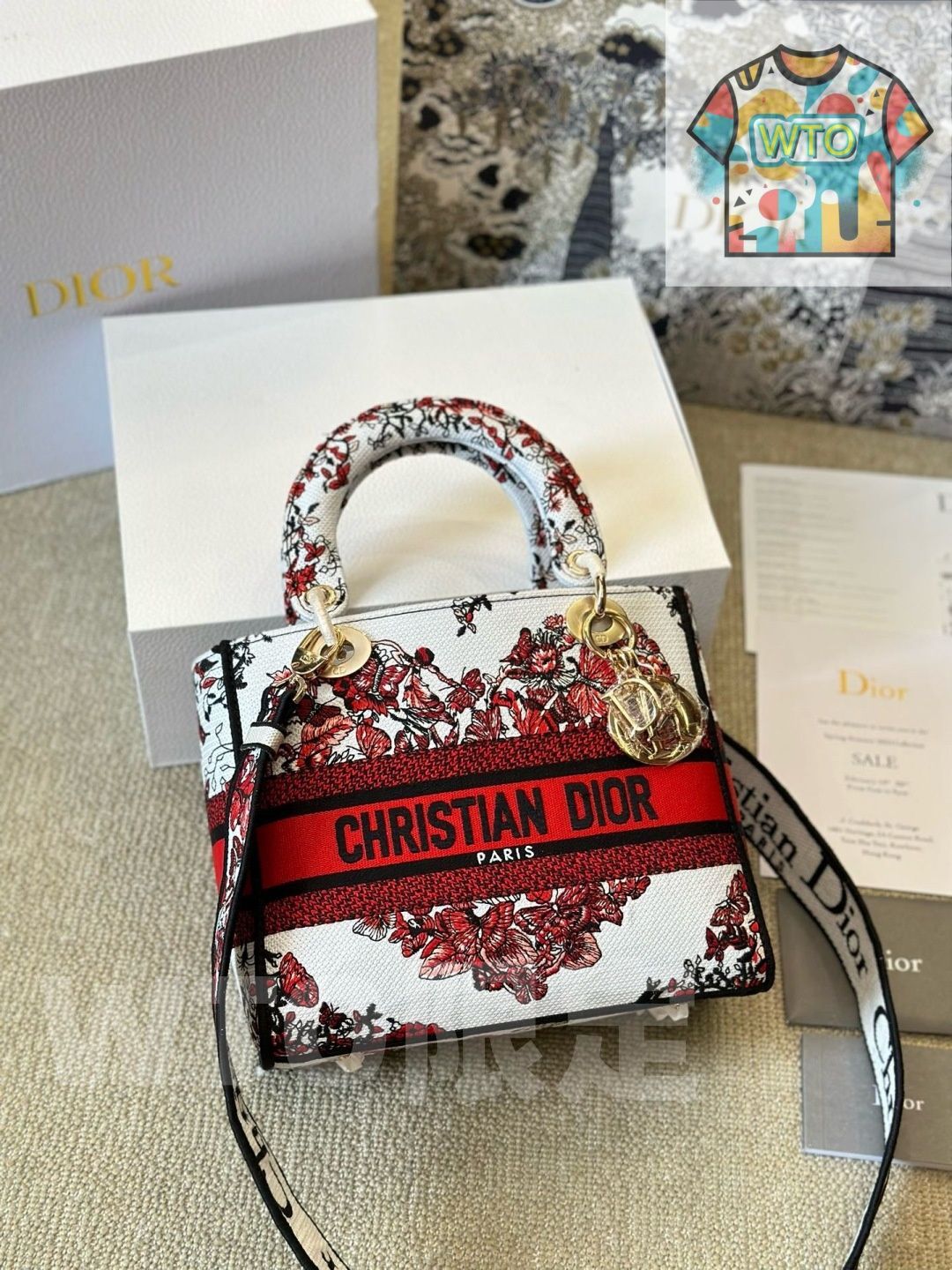 高密度刺しゅうの手作りクラフトデザイン