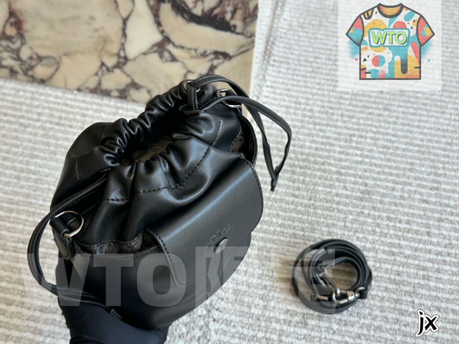 最先端の 今日 Longchamp ロンシャン バケットバッグシリーズ 調節 な肩帯付き実用的で百搭なデザイン ギフトボックス付き 【激安】!