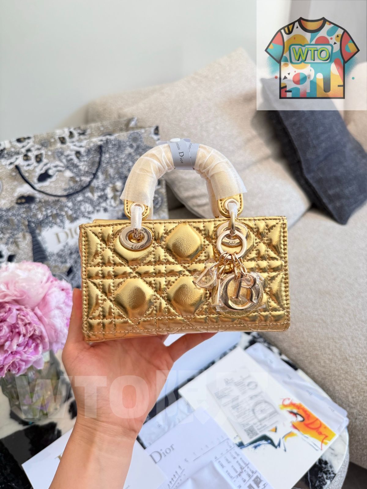 今日 Dior ディオール ディー・ジョイミニシリーズ 藤格 と金属吊 を備えた 雅デザイン ギフトボックス付き