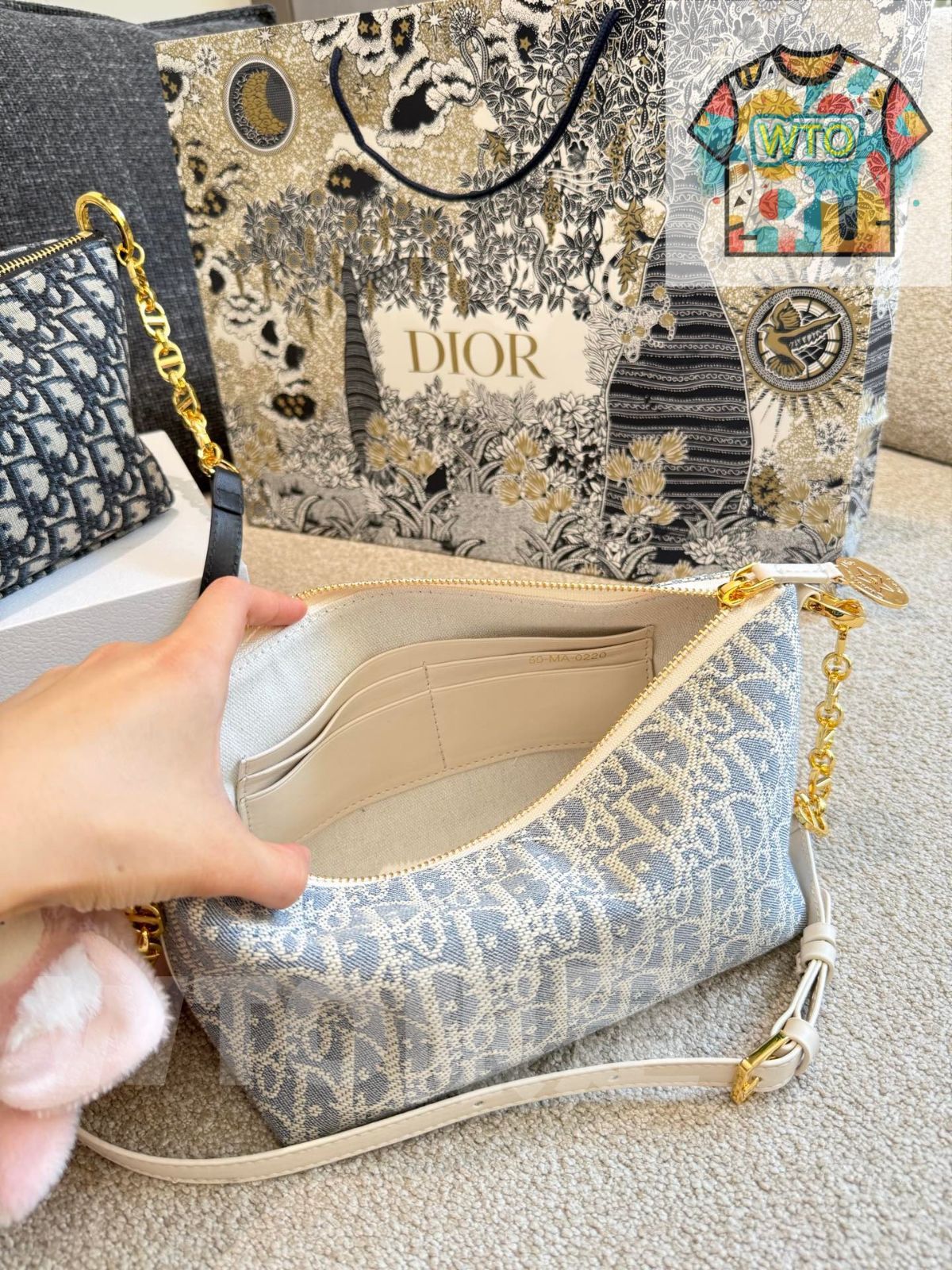  今日 Dior ディオール ランチボックスバッグT シリーズ 幸運星デザイン付き肩帯付きデザイン ギフトボックス付き ハンドバッグ バッグ