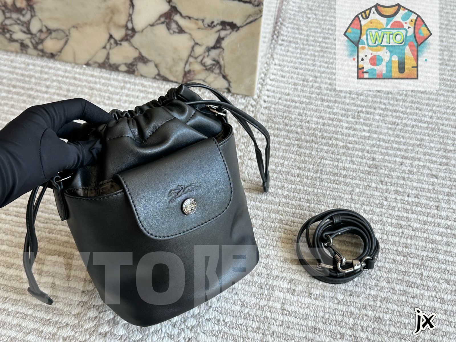 今日 Longchamp ロンシャン バケットバッグシリーズ 調節 な肩帯付き実用的で百搭なデザイン ギフトボックス付き