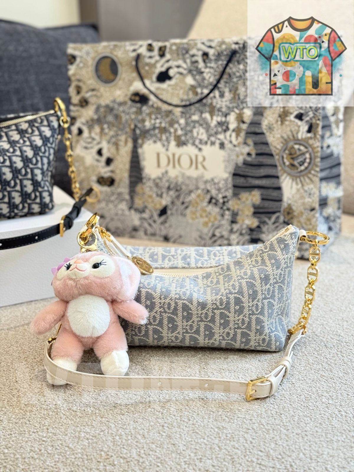 今日 Dior ディオール ランチボックスバッグT シリーズ 幸運星デザイン付き肩帯付きデザイン ギフトボックス付き