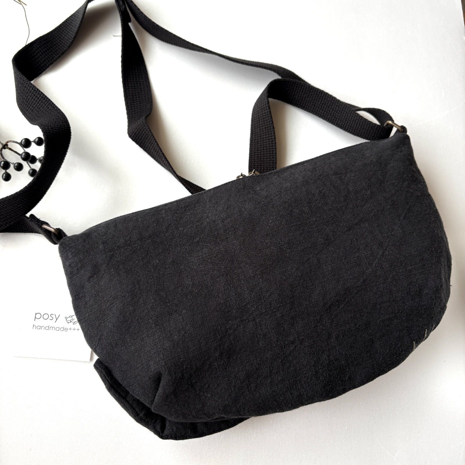 ハンドメイド 眠りねこのクロワッサンショルダーバッグ お耳にミナ