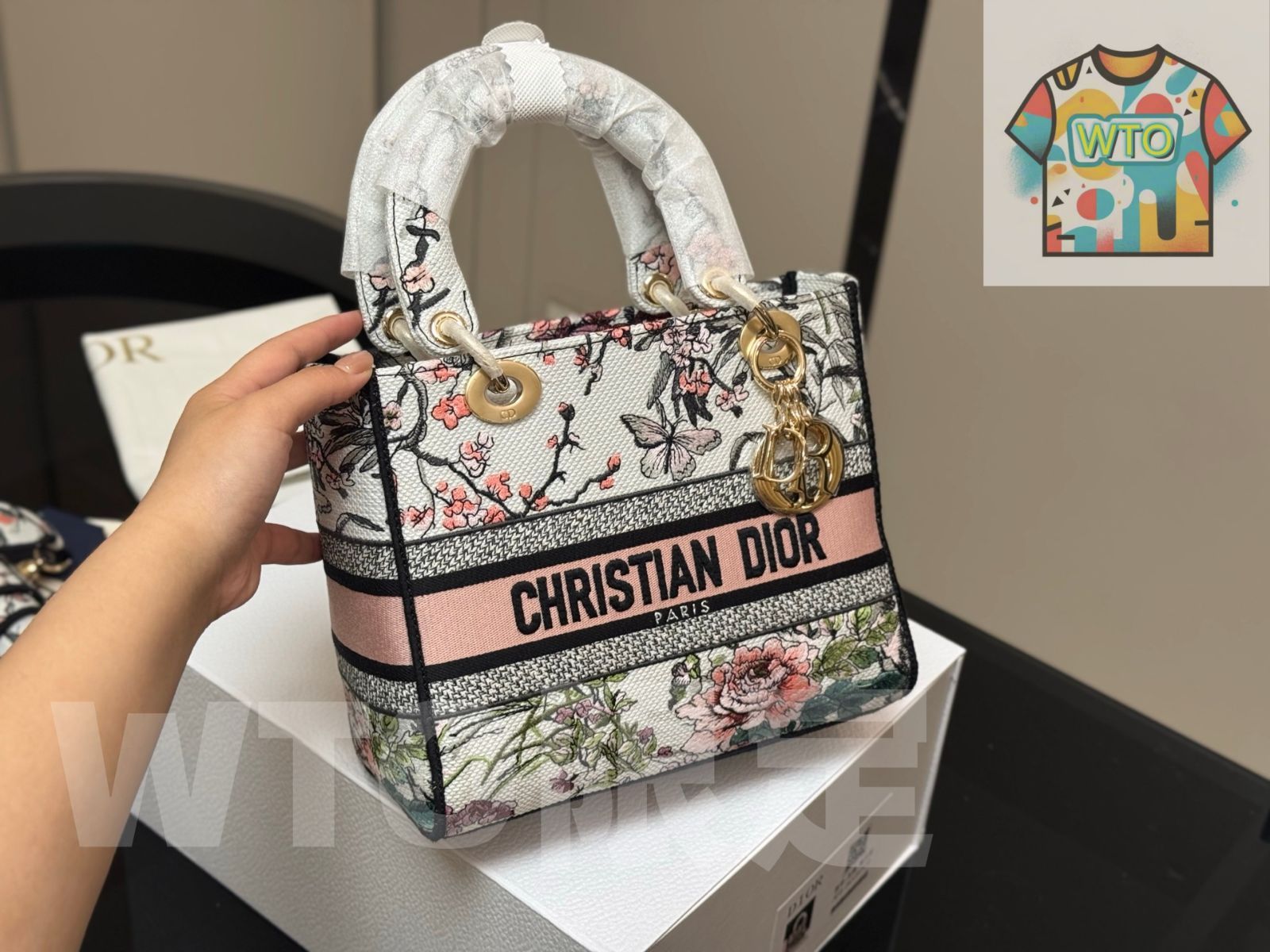 今日 Dior ディオール 刺繍ディアナバッグ シリーズ 刺繍広肩帯が特徴的な 雅デザイン-WTO輸入2