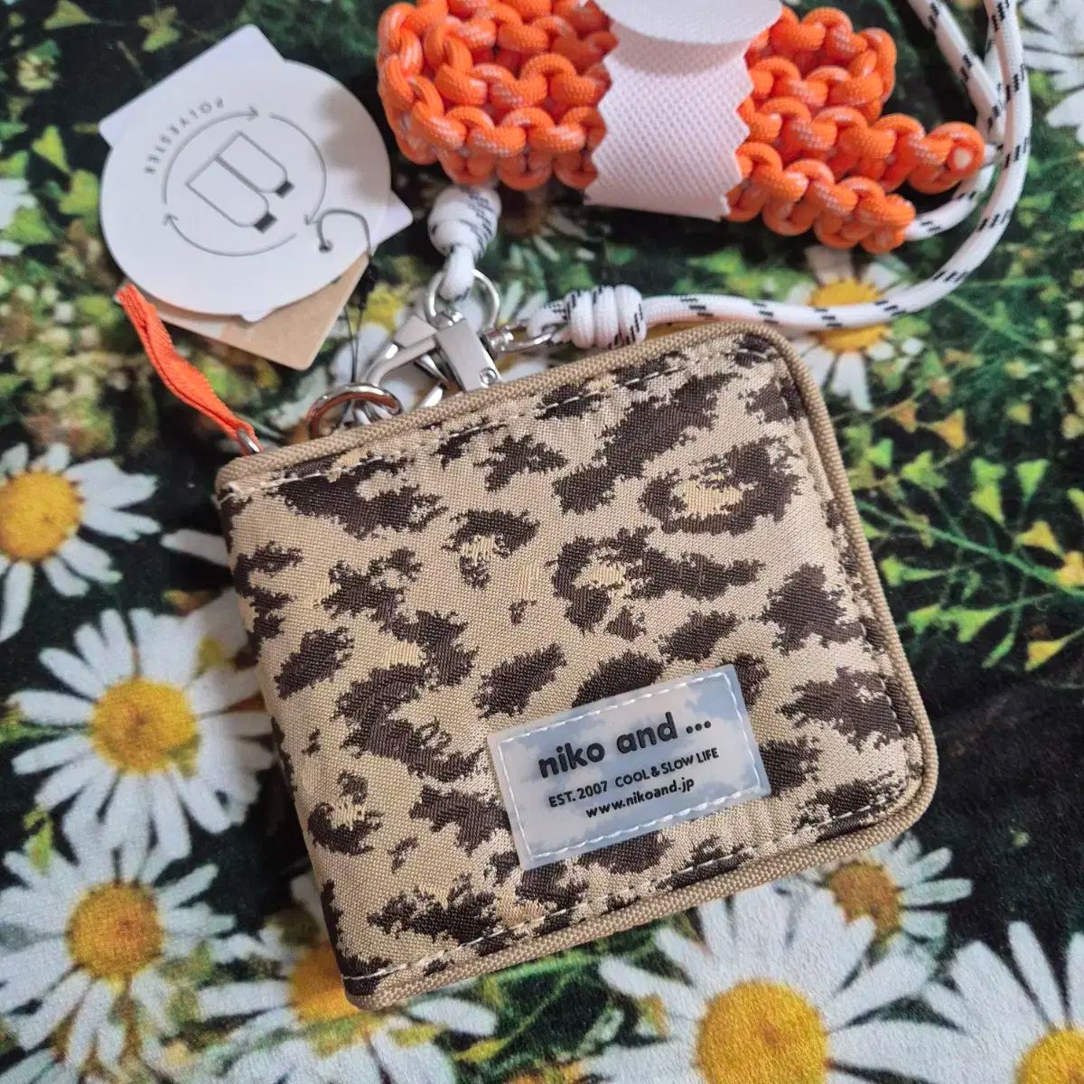 財布 ストラップ