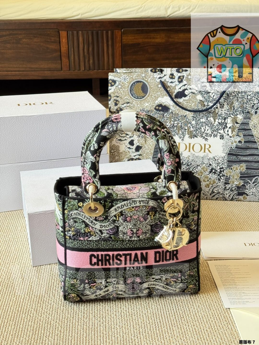 送料無料も! 今日 Dior ディオール レディーD-Liteシリーズ 立体感豊かな手刺し繍デザインと流行の太め肩紐-WTO輸入2