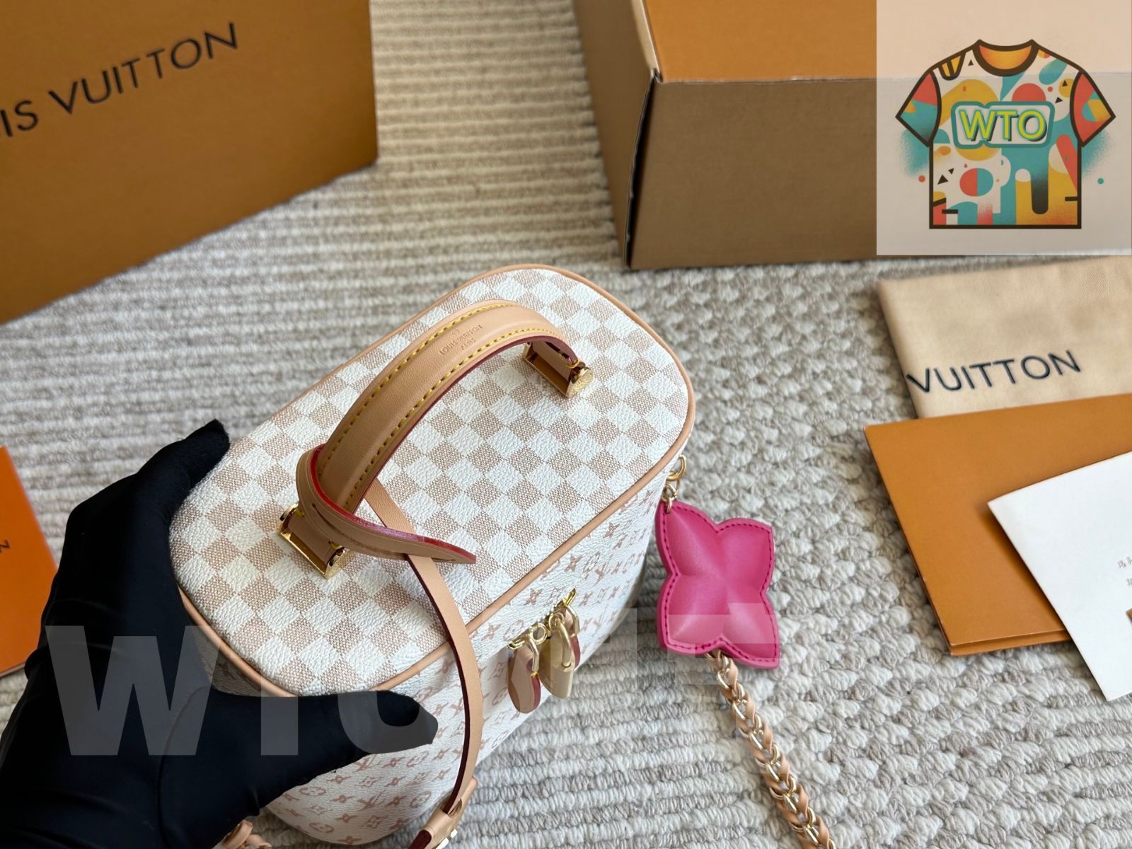 今日 Louis Vuitton ルイ ヴィトン ヴァニティシリーズ 丸みを帯びた精致なデザインと実用性-WTO輸入2