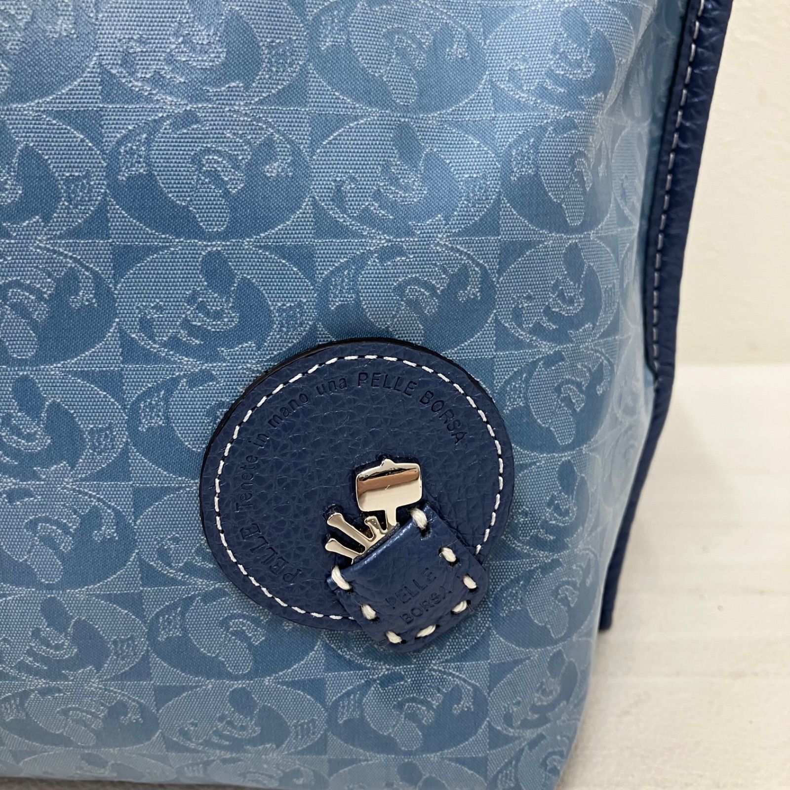 6289 PELLE BORSA ペレボルサ トートバッグ 総柄 ブルー系 青系 アライブ レザー A4収納可 チャーム付き レディース