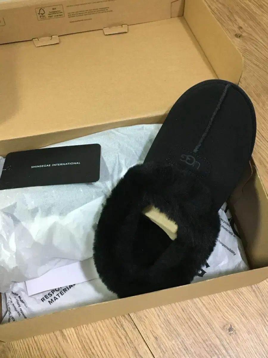 UGG タゼット スリッパ ブラック 7 W