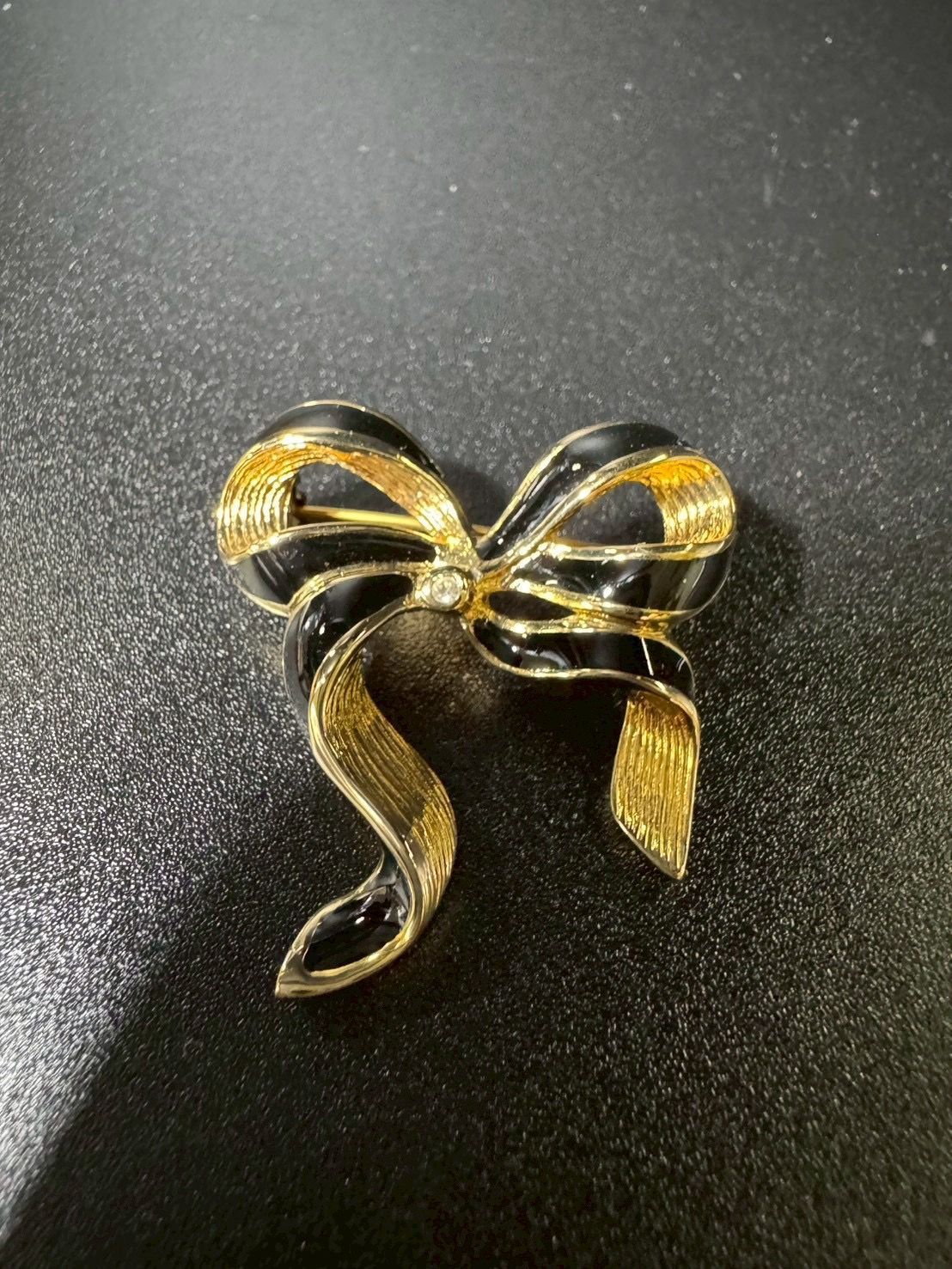 クリスチャンディオール ブローチ