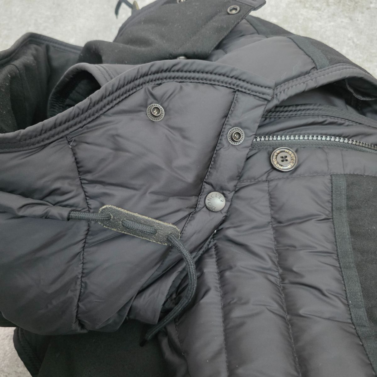 ◆美品★牛革ワッペン★RYAN★ライアン★サイズ2★モンクレール★ ◇美品☆牛革ワッペン☆RYAN☆ライアン☆サイズ2☆モンクレール☆