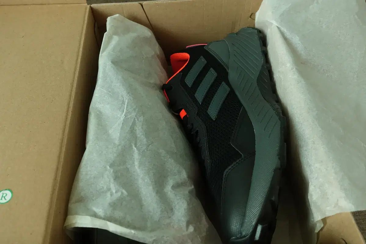 280 アディダス トレイル ランニングシューズ テレックス トレースファインダー IF0554